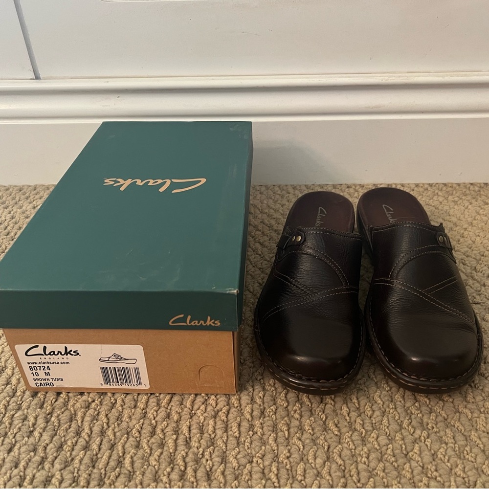 Clark’s slip-on brown loafer - Size 10
